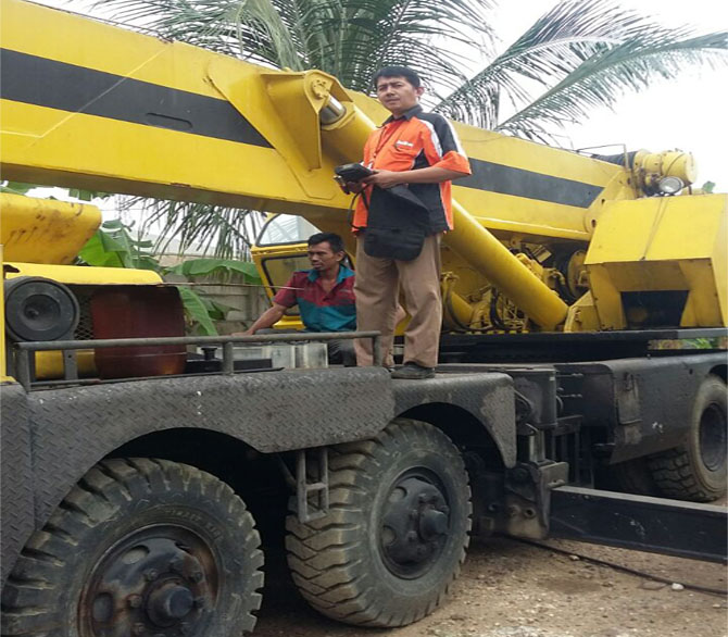 sutardi mobile crane